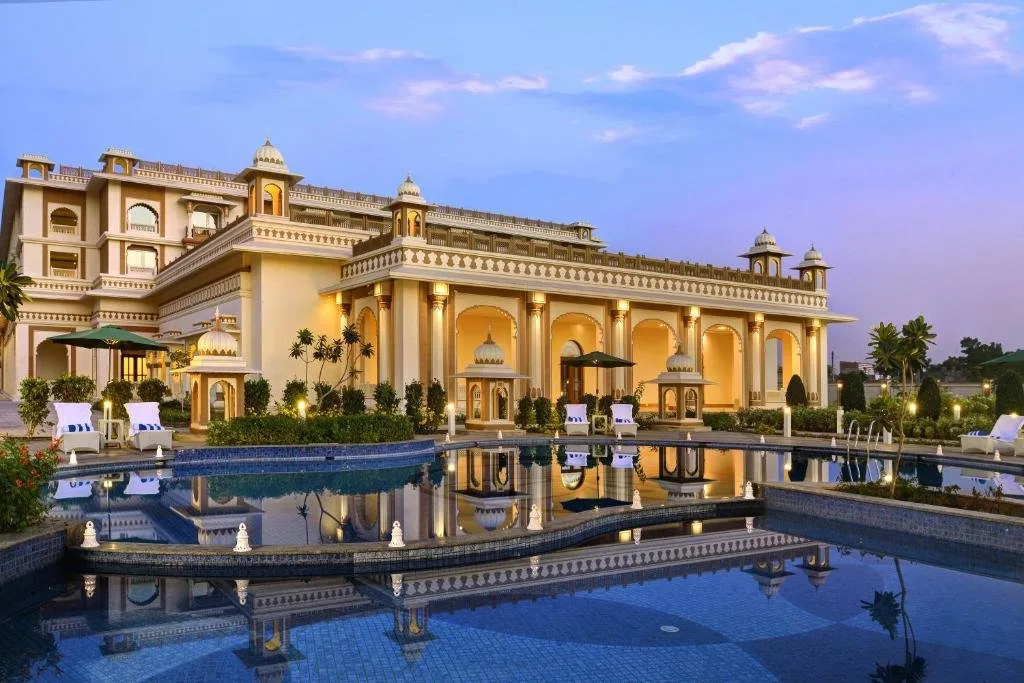 Photographie — Guide des Pourboires en Inde : Chauffeurs, Guides et Personnel Hôtelier
