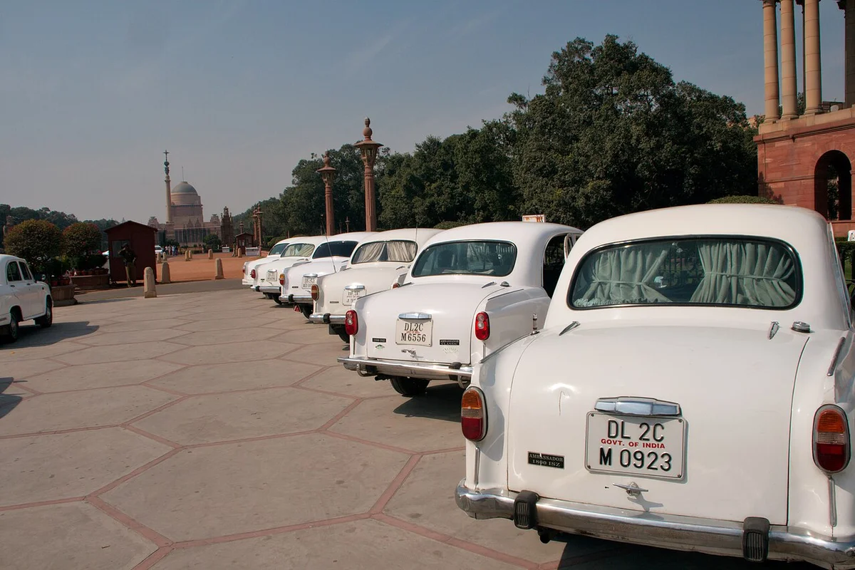 Chauffeur Traditionnel avec Véhicule Rétro