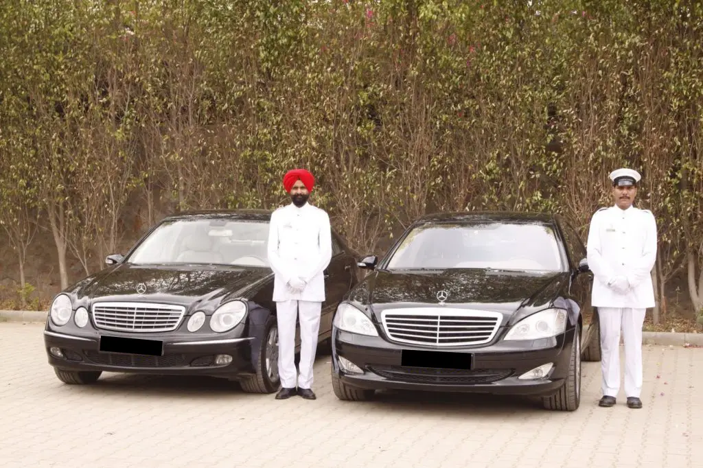 Réservez dès maintenant votre voyage personnalisé en voiture privée avec chauffeur en Inde